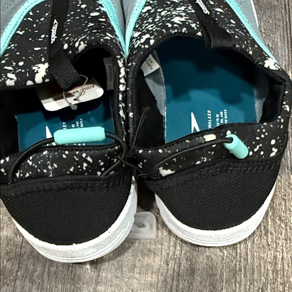 Speedo Black and Gray Aqua Shoes with Turquoise Trim - Picture 6 of 7